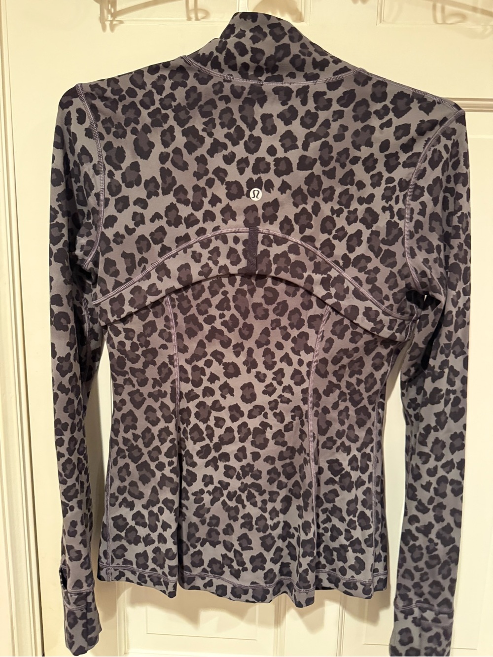 NWOT Lululemon Leopard Print Nulu Define Jacket Gray/Black Size 8 - Picture 3 of 3